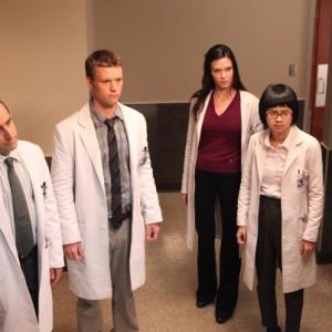Still of Peter Jacobson, Jesse Spencer, Odette Annable and Charlyne Yi in Hausas (2004)
