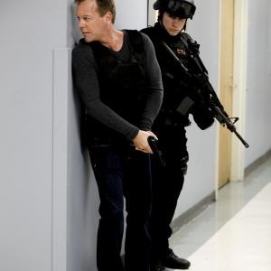 Still of Kiefer Sutherland and D.R. Lewis in 24