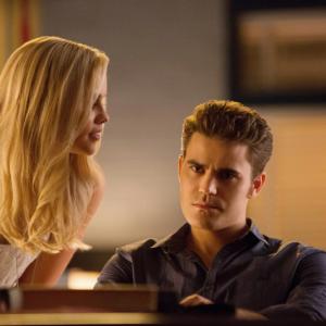Still of Paul Wesley and Claire Holt in Vampyro dienorasciai 2009