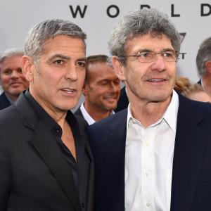 George Clooney and Alan Horn at event of Rytojaus zeme 2015