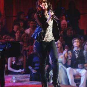 Still of Demi Lovato and Benji Schwimmer in Dancing with the Stars (2005)