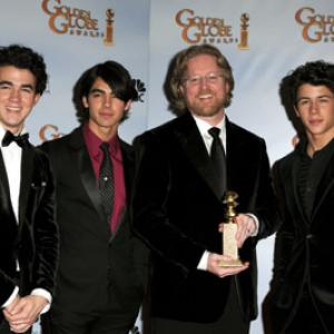 Andrew Stanton The Jonas Brothers Kevin Jonas Joe Jonas and Nick Jonas at event of The 66th Annual Golden Globe Awards 2009