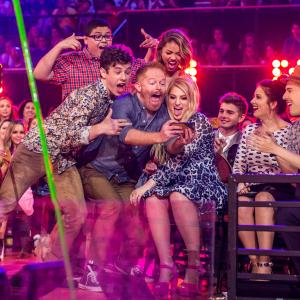 Jesse Tyler Ferguson, Sarah Hyland, Ariel Winter, Nolan Gould, Rico Rodriguez and Meghan Trainor at event of Nickelodeon Kids' Choice Awards 2015 (2015)