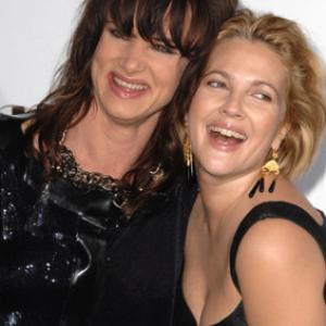 Drew Barrymore and Juliette Lewis at event of Whip It 2009