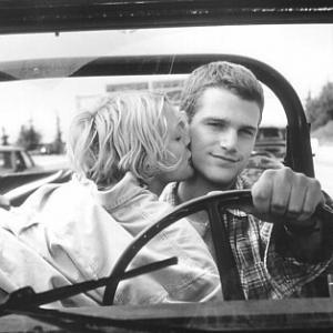 Still of Drew Barrymore and Chris ODonnell in Mad Love 1995