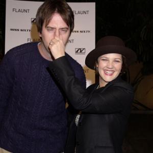 Drew Barrymore and Tom Green at event of KPAX 2001