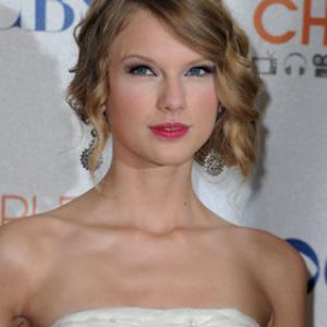 Taylor Swift at event of The 36th Annual Peoples Choice Awards 2010