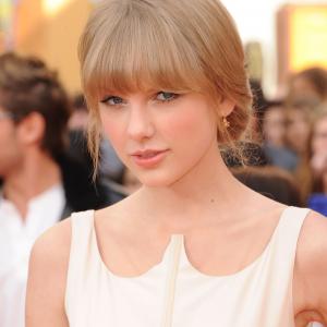Taylor Swift at event of Loraksas 2012