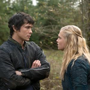 Still of Eliza Taylor and Bob Morley in The 100 2014