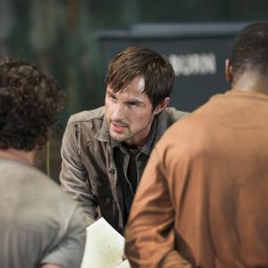 Still of Lawrence Gilliard Jr., Andrew Lincoln and Andrew J. West in Vaiksciojantys negyveliai (2010)
