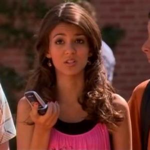 On the set of Zoey 101 - Sam and Victoria Justice