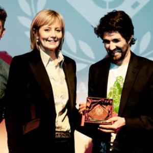 Ed EalesWhite far right collecting the Audience Vote Award for Life Guru at the CoFilmic Awards 2011