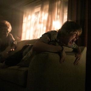 Still of Cloris Leachman and Logan Miller in Skautai pries zombius (2015)
