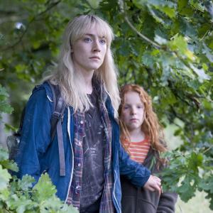 Still of Saoirse Ronan and Harley Bird in How I Live Now (2013)