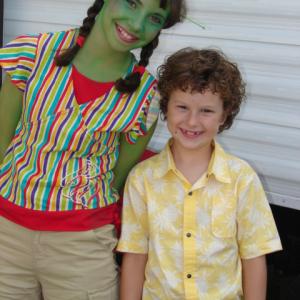 Nicole Smolen Young Yancy and Nolan Gould as Young Jimmy Out of Jimmys Head
