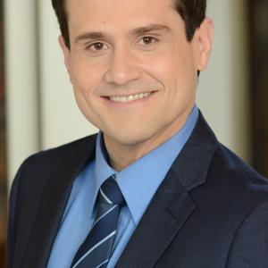 Luis R Hernandez