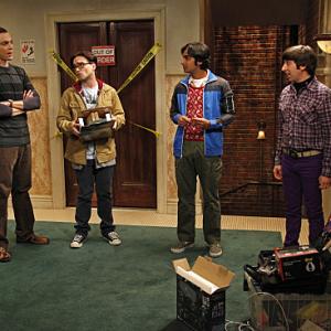 Still of Johnny Galecki Simon Helberg Jim Parsons and Kunal Nayyar in Didziojo sprogimo teorija 2007