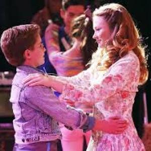 Natalie Alyn Lind and Sean Giambrone on The Goldbergs