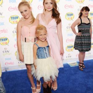 Natalie Alyn Lind along with sister Alyvia Alyn Lind and Emily Alyn Lind attend Teen Choice Awards 2014