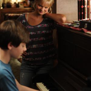 Still of Martha Plimpton, Ray Mickshaw, Jimmy Guest and Greyson Chance in Mazyle Houp (2010)