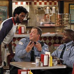Still of Mike Billy Nyambi Nyambi and Robert Voets in Mike amp Molly 2010