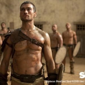Still of Andy Whitfield and Jai Courtney in Spartacus Blood and Sand 2010