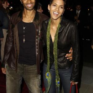 Halle Berry and Eric Bent at event of Evelyn 2002