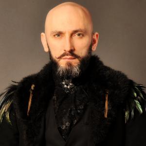 Cela Yildiz as Baron von Lowenherz