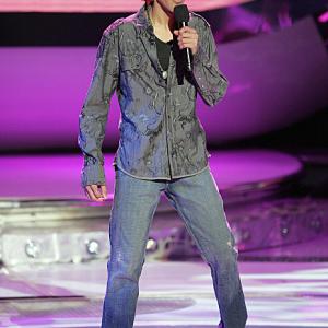 Still of Sanjaya Malakar in American Idol: The Search for a Superstar (2002)