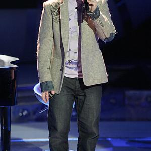 Still of Blake Lewis in American Idol: The Search for a Superstar: Idol Gives Back: Part One (2007)