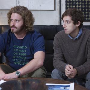 Still of T.J. Miller and Thomas Middleditch in Silicon Valley (2014)