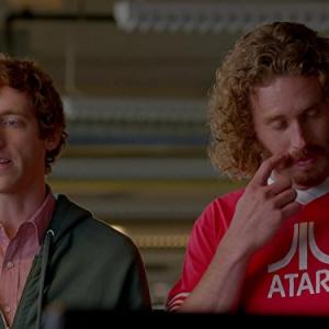 Still of TJ Miller and Thomas Middleditch in Silicon Valley 2014