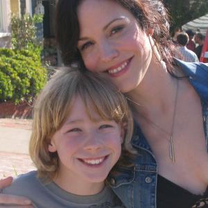 MaryLouise Parker qv and Joey Luthman on set of Weeds 2005 qv
