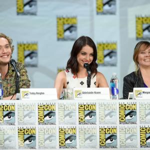 Megan Follows, Toby Regbo and Adelaide Kane at event of Reign (2013)