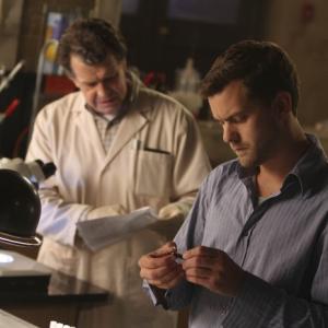 Still of Joshua Jackson and John Noble in Ties riba 2008