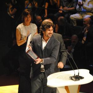 Receiving the Spanish TV Academy International Award for his defence of Human Rights (2010).