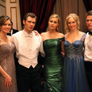 Still of Joseph Morgan, Susan Walters, Zach Roerig, Candice King and Claire Holt in Vampyro dienorasciai (2009)