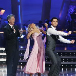 Still of Tom Bergeron, Julianne Hough and Chuck Wicks in Dancing with the Stars (2005)