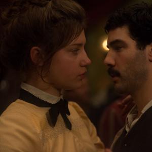 Still of Tahar Rahim and Adle Exarchopoulos in Les anarchistes 2015