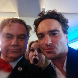 Pierre Patrick with Johnny Galecki from 1 Series BIG BANG THEORY