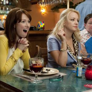 Still of Melissa McCarthy Wendi McLendonCovey and Ellie Kemper in Sunokusios pamerges 2011