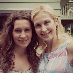 Noura Jost on set with Kelly Rutherford - 