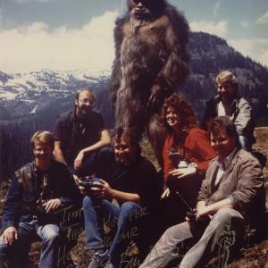 Harry & the Hendersons (1987) Seattle location. l/r: Tom Hester, Allen Coulter, Rick Baker, Kevin Peter Hall, Camilla Henneman, Marc Tyler, Tim Lawrence.