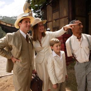 Still of Jennifer Ehle, Rahul Bose, Linus Roache and Leopold Benedict in Before the Rains (2007)