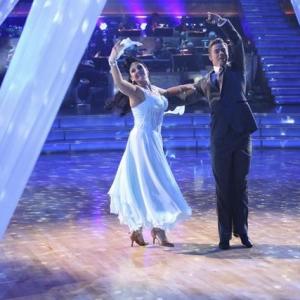 Still of Ricki Lake and Derek Hough in Dancing with the Stars 2005