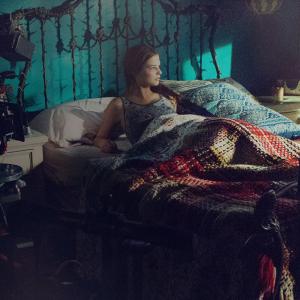 Still of Stefanie Scott in Tunas tamsoje: trecia dalis (2015)