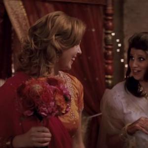 Katherine Heigl and Erin Fogel in a still from 27 Dresses
