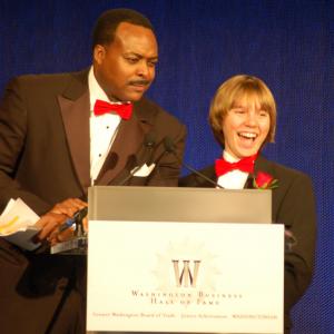 Kent Jenkins cohosts the Washington Business Hall of Fame Gala with ABC 7WJLATV News Anchor Leon Harris