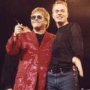 International escape artist Curtis Lovell II on Stage with Elton John http://www.CurtisLovell.com
