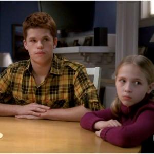 Kendall Applegate and Charlie Carver in Nusivylusios namu seimininkes: In a World Where the Kings Are Employers (2009)